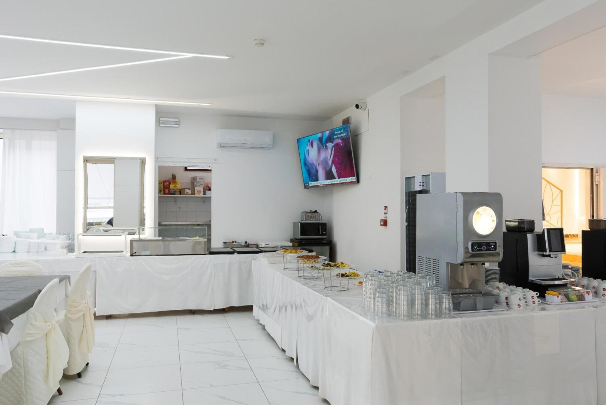 Hotel Ninfea Cattolica Exterior photo